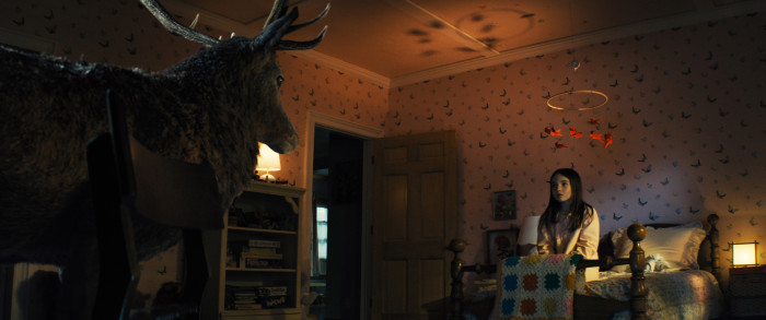 Da steht kein Pferd auf dem Flur, aber ein Hirsch im Kinderzimmer. (Bild: Universal Pictures)